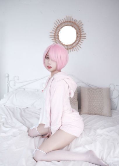 97精品一区_十万网红美女美酱